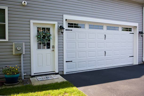 24/7 Emergency Garage Door Panel Replacement experts in Highlands, NJ